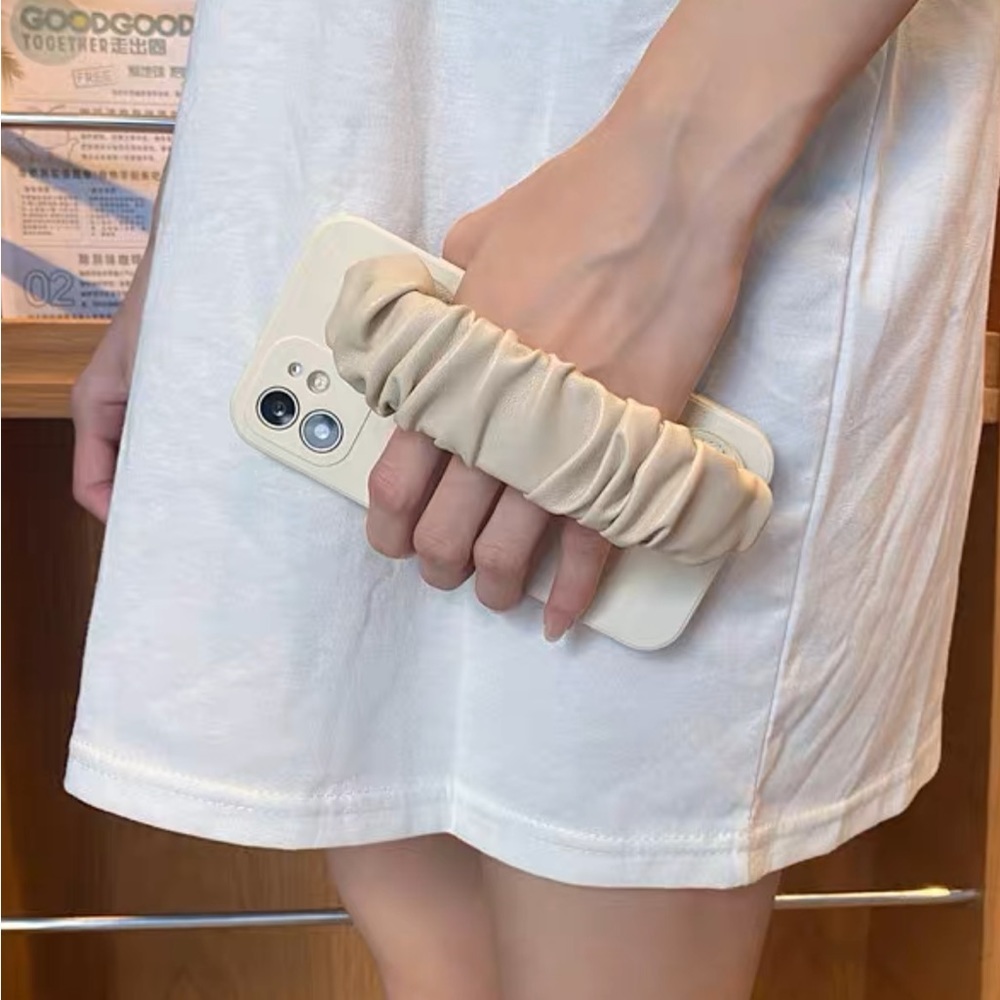 Phone case with band ( 14 pro max/ 14 pro) -New